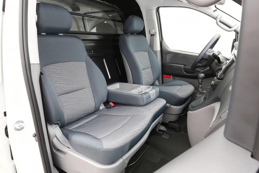 Интерьер Hyundai H-1 Van (TQ) 2016 года  (фото 22 из 26)